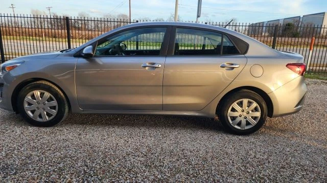 2022 Kia Rio - Image 7 of 31