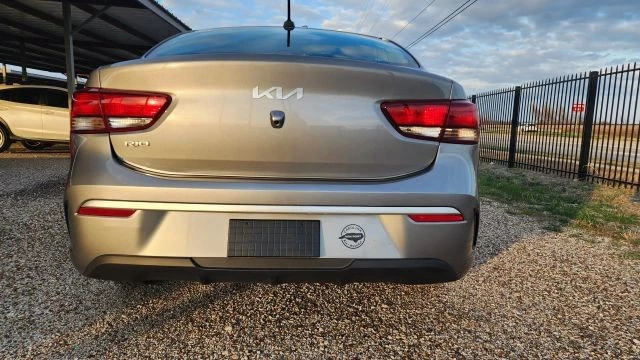 2022 Kia Rio - Image 11 of 31