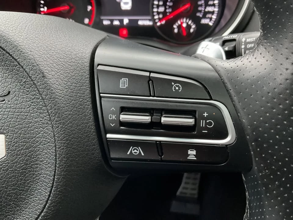 2022 Kia Stinger - Image 16 of 20