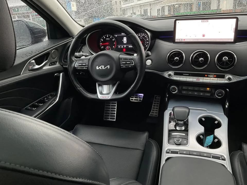 2022 Kia Stinger - Image 15 of 20