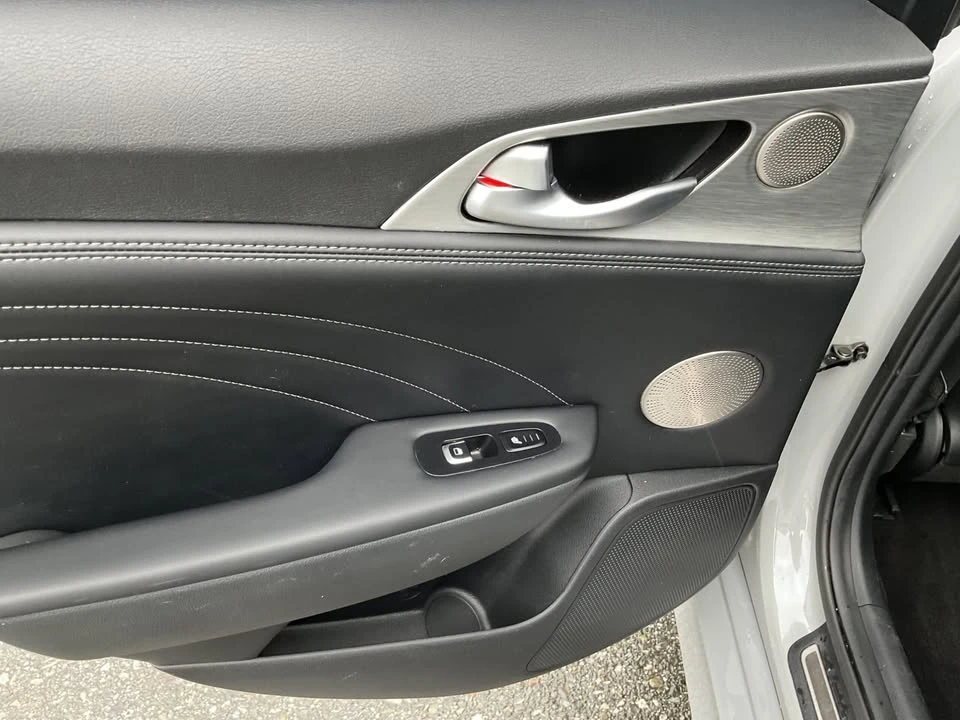 2022 Kia Stinger - Image 9 of 20