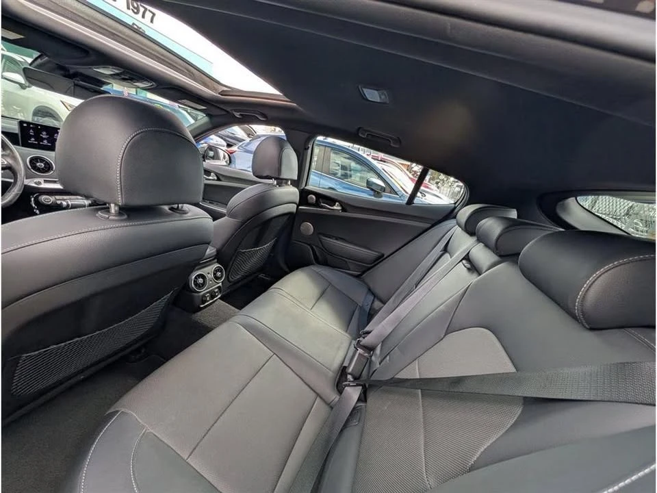 2022 Kia Stinger GT - Image 4 of 19