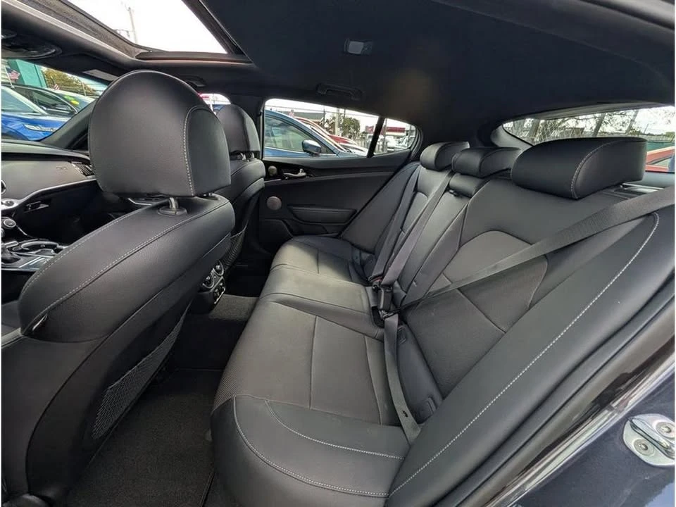 2022 Kia Stinger GT - Image 17 of 19