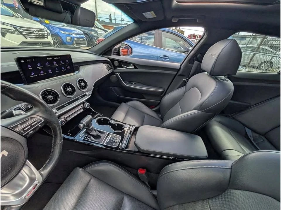 2022 Kia Stinger GT - Image 13 of 19