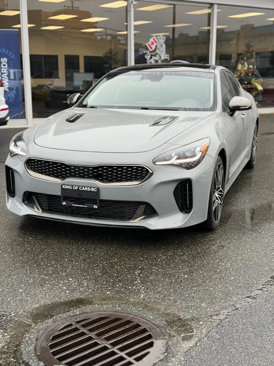 2022 Kia Stinger GT - Image 2 of 12