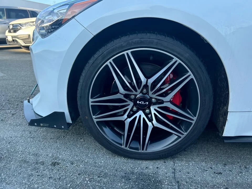 2022 Kia Stinger GT - Image 2 of 17