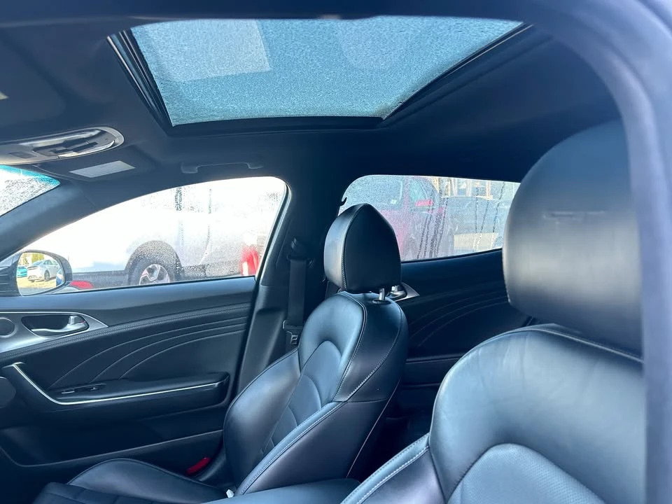 2022 Kia Stinger GT - Image 14 of 17