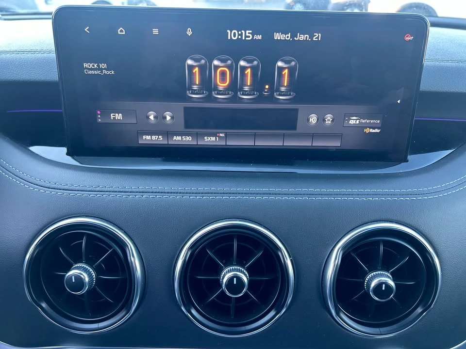 2022 Kia Stinger GT - Image 8 of 17