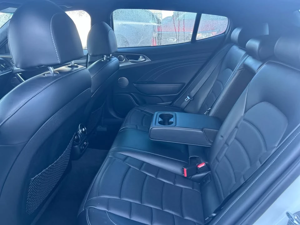 2022 Kia Stinger GT - Image 15 of 17