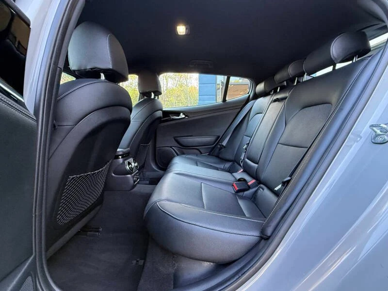 2022 Kia Stinger - Image 17 of 20
