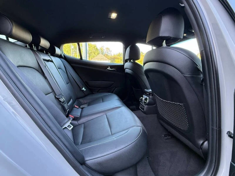 2022 Kia Stinger - Image 16 of 20