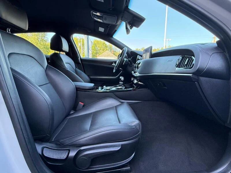 2022 Kia Stinger - Image 15 of 20