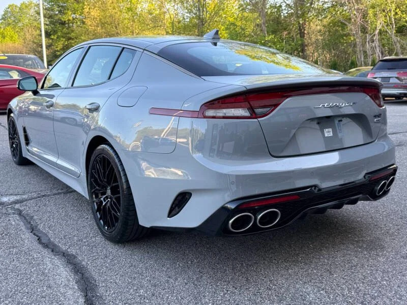 2022 Kia Stinger - Image 9 of 20