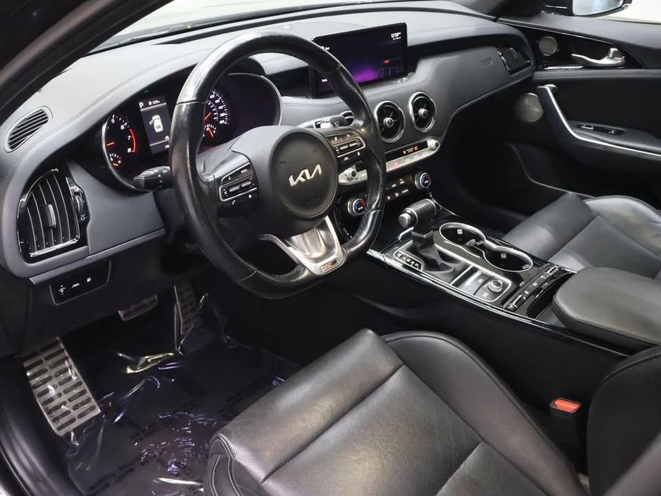 2022 Kia Stinger GT - Image 13 of 19