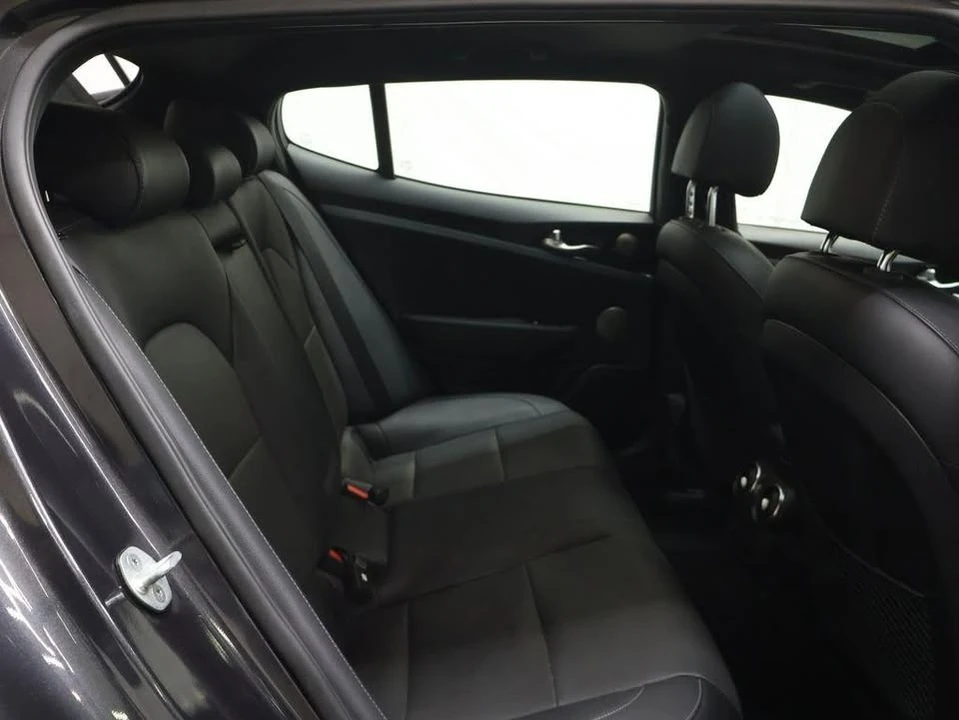 2022 Kia Stinger GT - Image 10 of 19