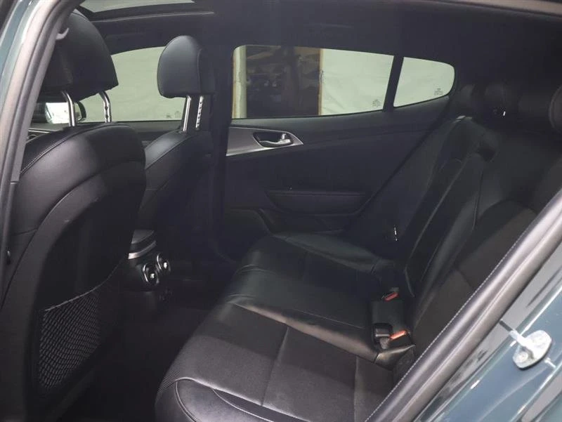 2022 Kia Stinger GT - Image 9 of 13