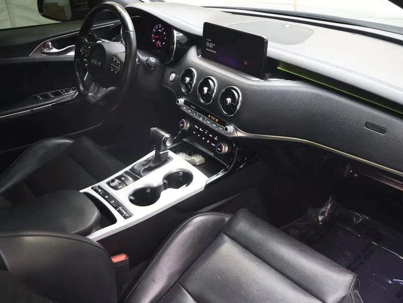 2022 Kia Stinger GT - Image 8 of 13