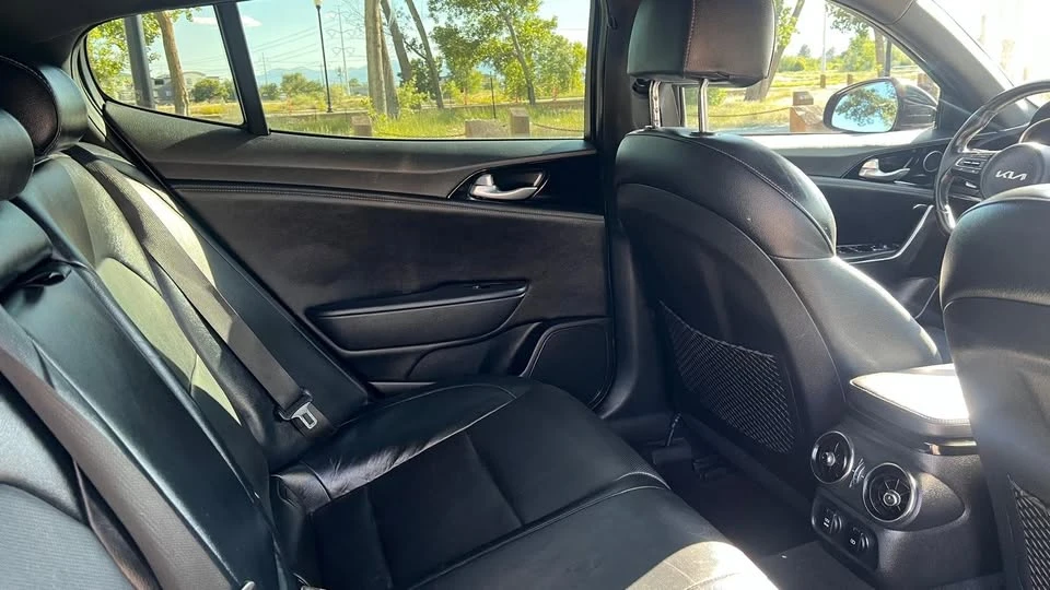 2022 Kia Stinger - Image 9 of 15