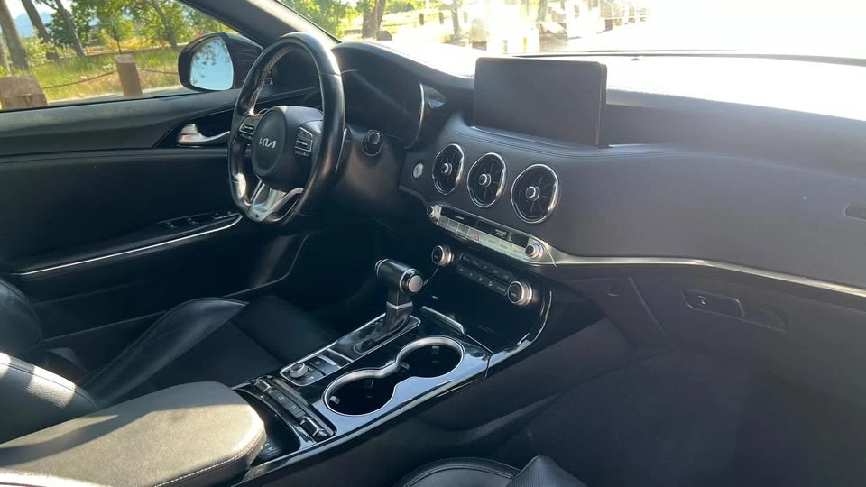 2022 Kia Stinger - Image 6 of 15