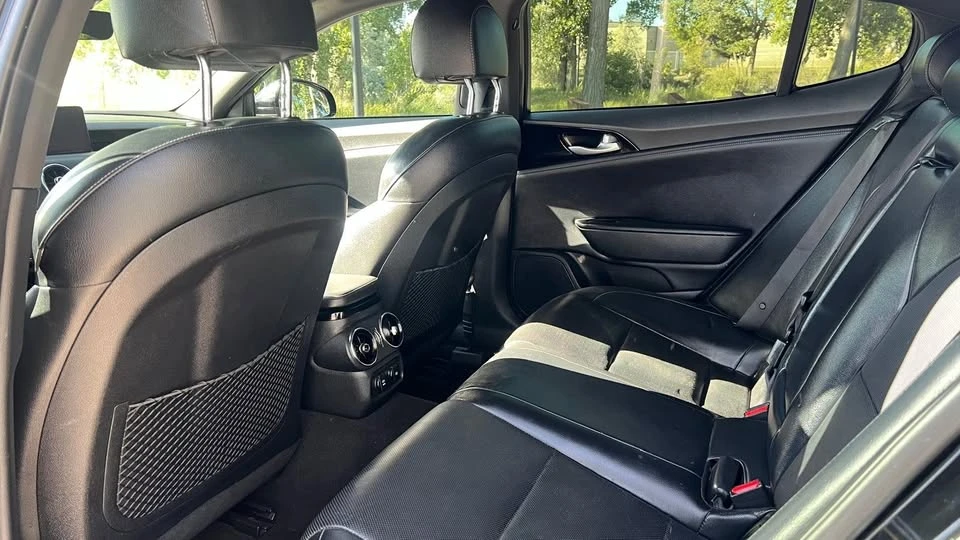 2022 Kia Stinger - Image 13 of 15