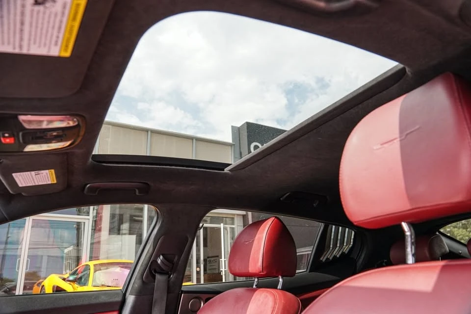 2022 Kia Stinger GT - Image 9 of 12