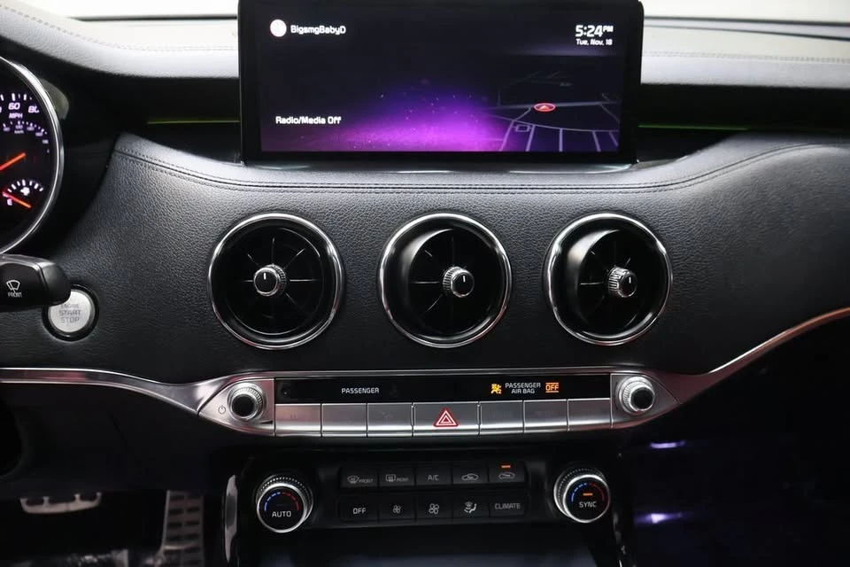 2022 Kia Stinger GT - Image 15 of 17