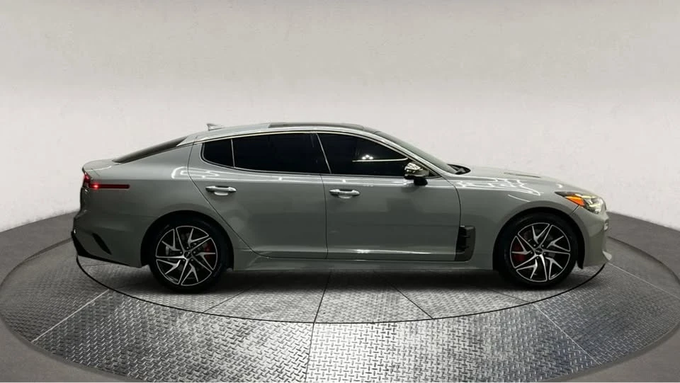 2022 Kia Stinger GT - Image 7 of 17