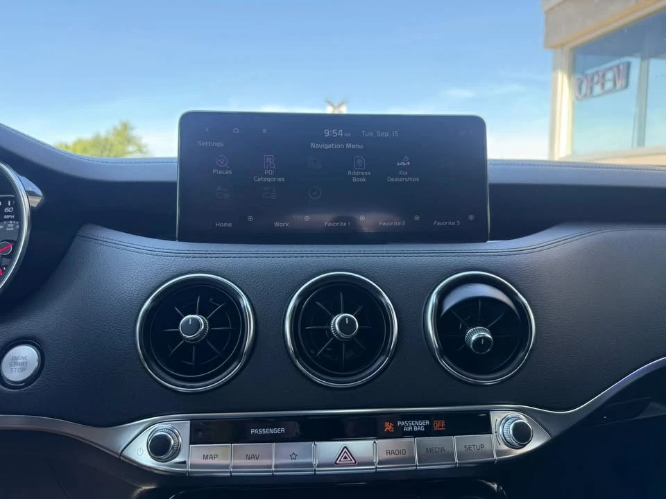 2022 Kia Stinger GT - Image 16 of 20