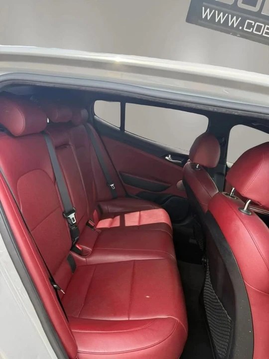 2022 Kia Stinger - Image 10 of 15