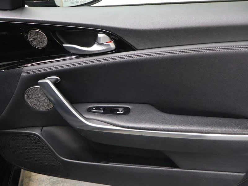 2022 Kia Stinger - Image 10 of 19