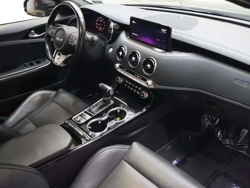 2022 Kia Stinger - Image 9 of 19