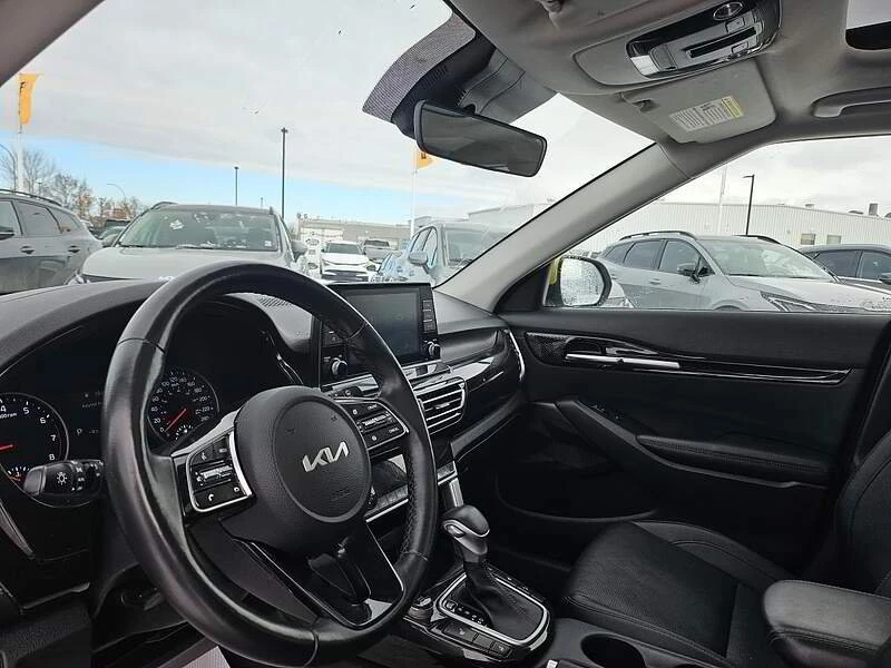 2022 Kia Seltos - Image 6 of 10