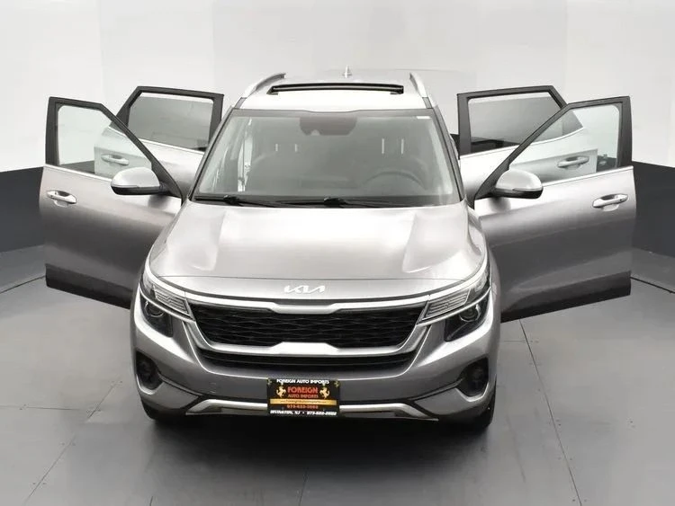 2022 Kia Seltos - Image 10 of 12