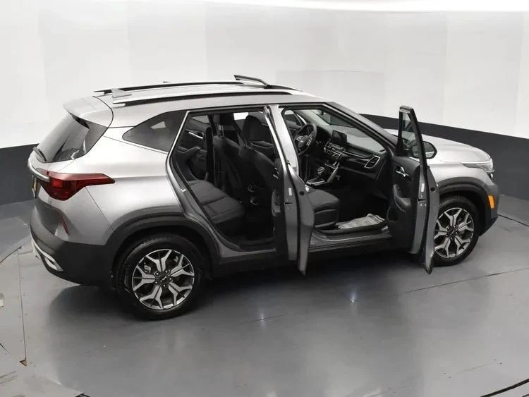2022 Kia Seltos - Image 6 of 12