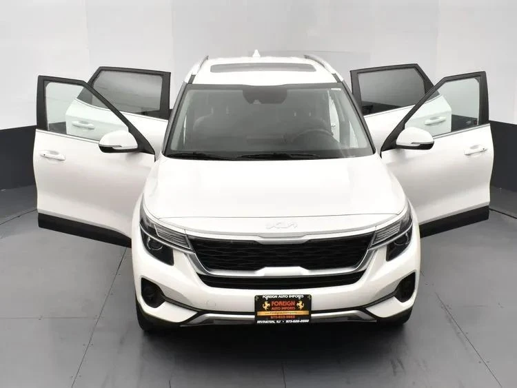 2022 Kia Seltos - Image 10 of 12