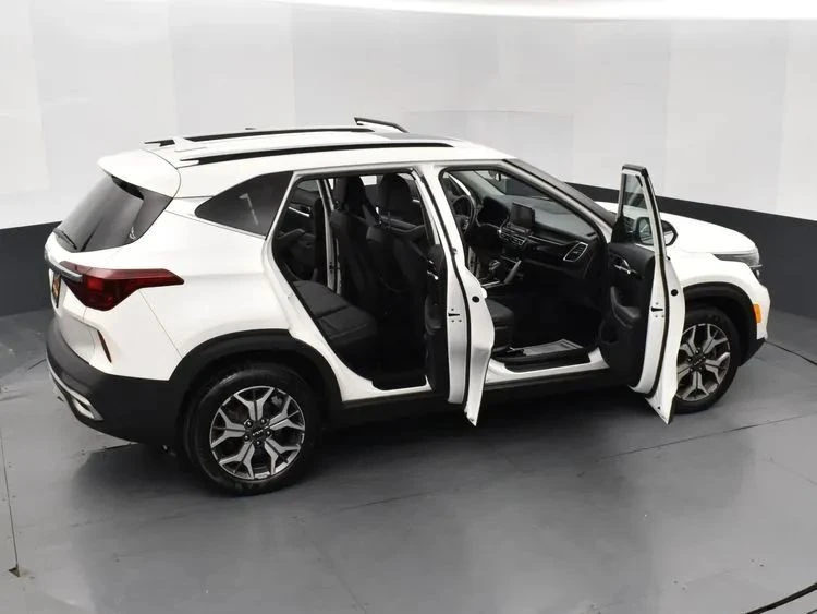 2022 Kia Seltos - Image 6 of 12