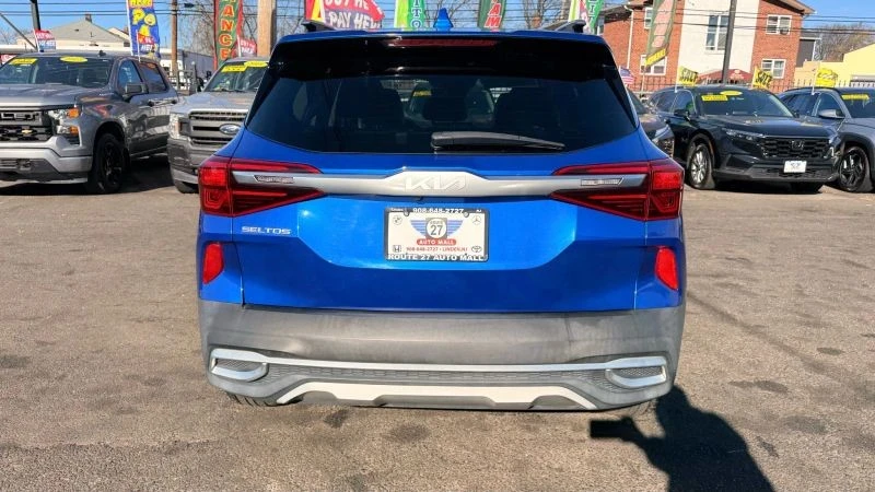 2022 Kia Seltos - Image 6 of 12