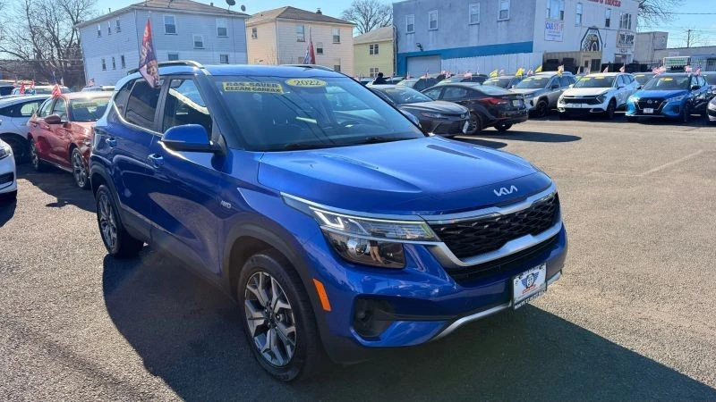 2022 Kia Seltos - Image 2 of 12