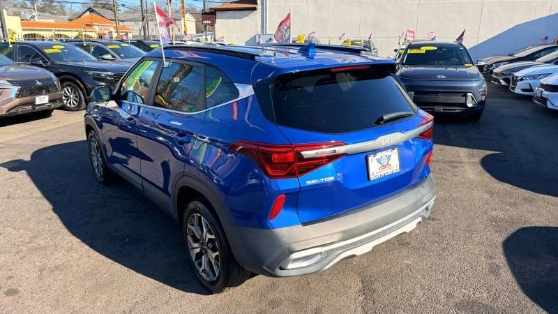2022 Kia Seltos - Image 5 of 12