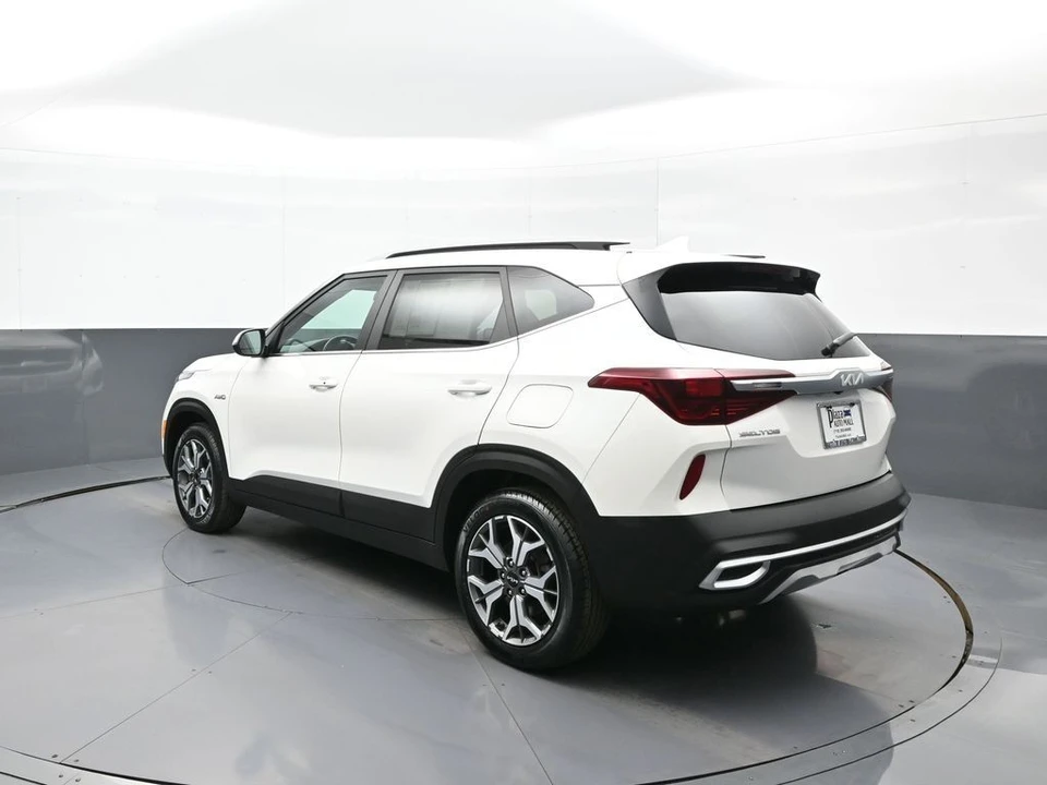 2022 Kia Seltos - Image 8 of 21