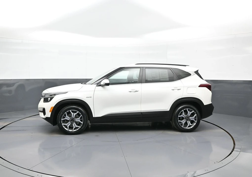 2022 Kia Seltos - Image 9 of 21