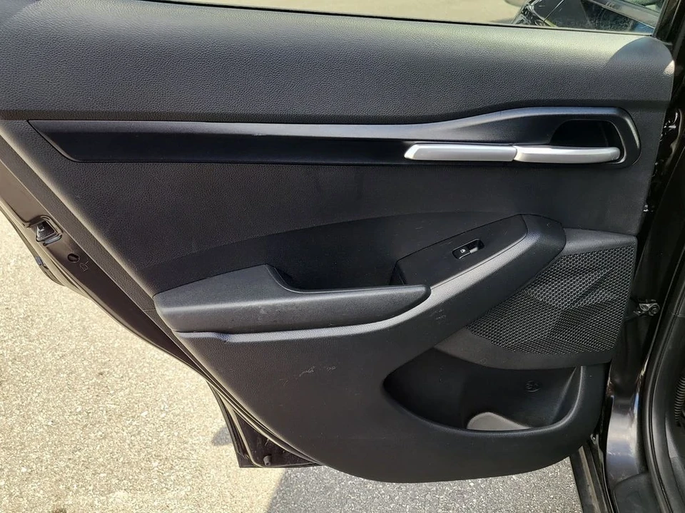 2022 Kia Seltos - Image 8 of 12