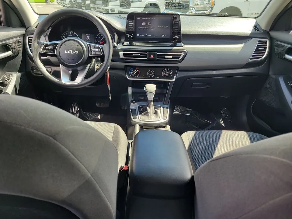 2022 Kia Seltos - Image 11 of 12