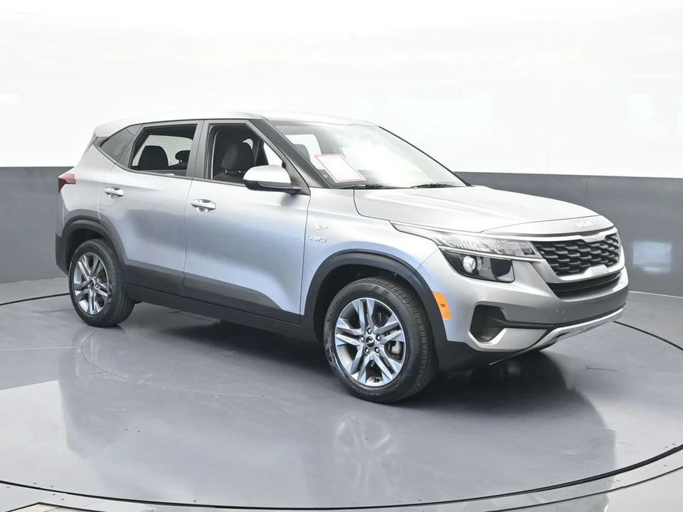 2022 Kia Seltos - Image 8 of 12