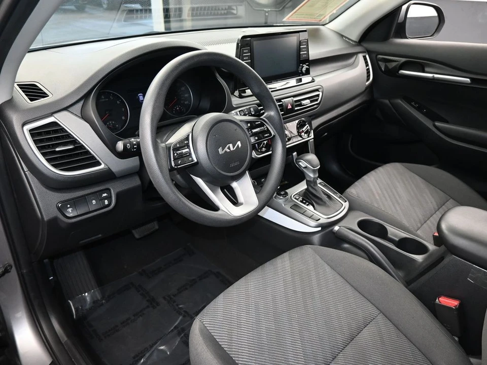 2022 Kia Seltos - Image 10 of 12