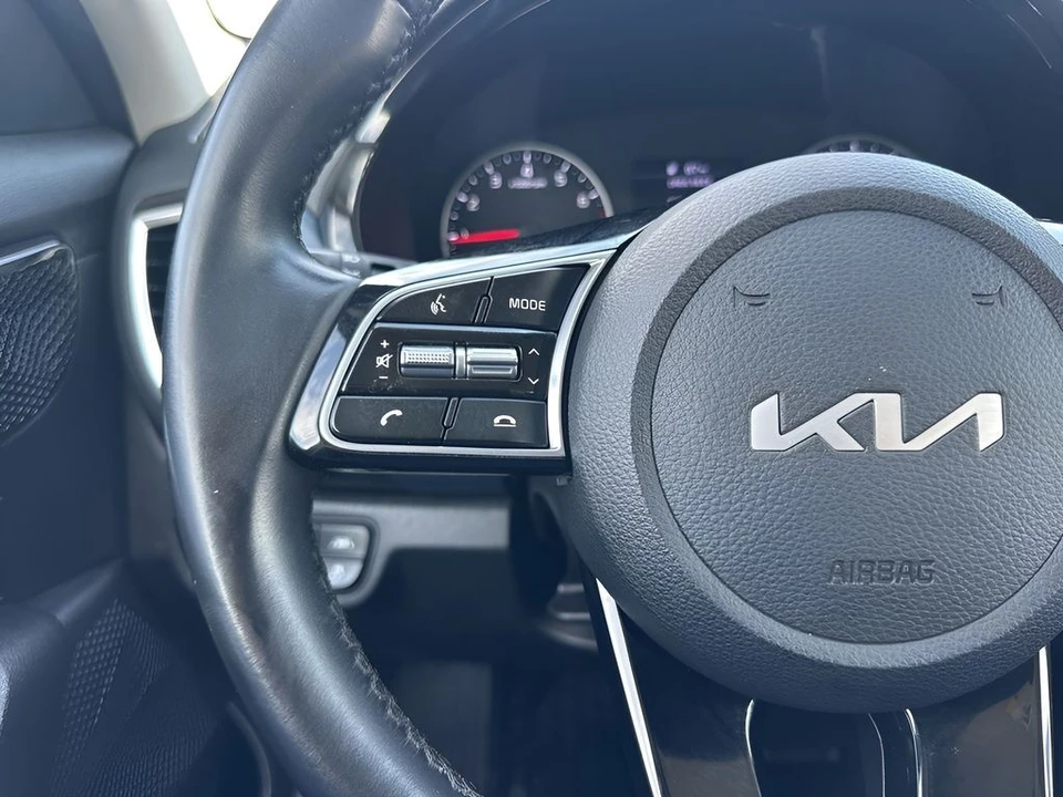 2022 Kia Seltos - Image 13 of 21