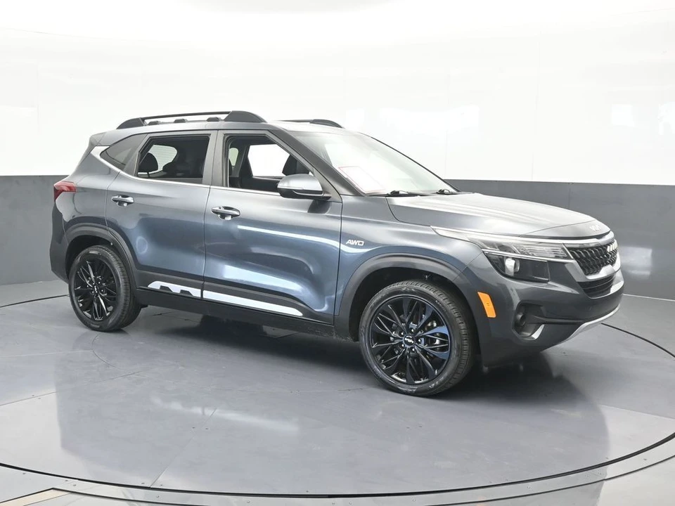 2022 Kia Seltos - Image 8 of 12