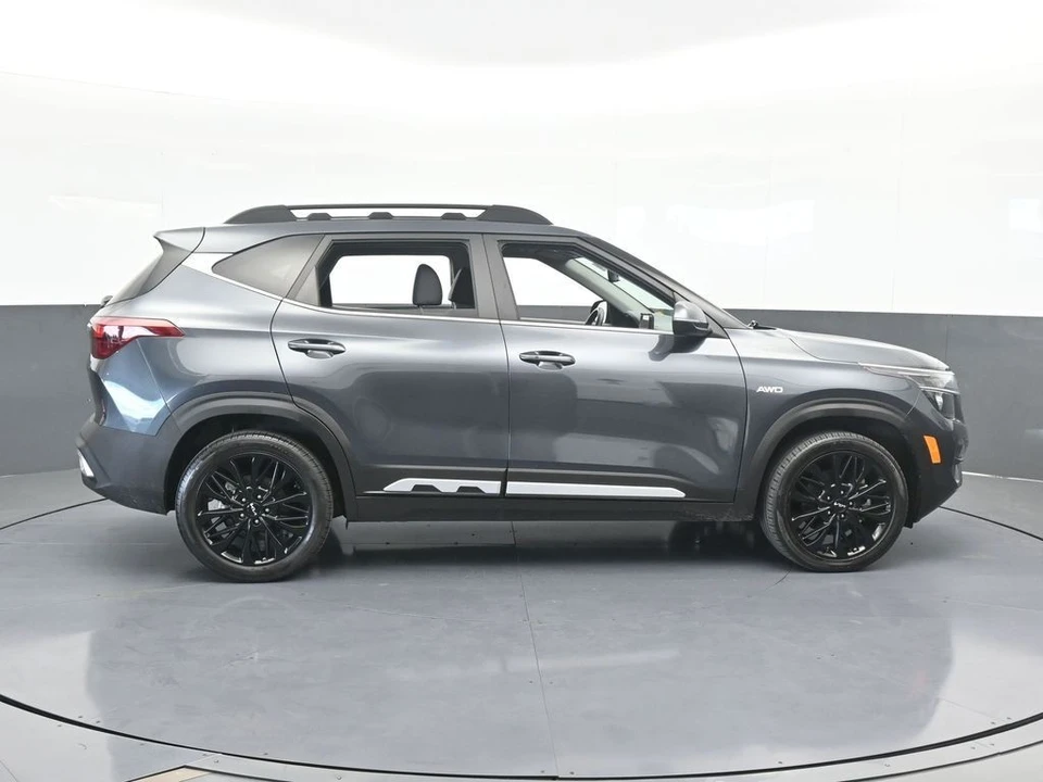 2022 Kia Seltos - Image 7 of 12