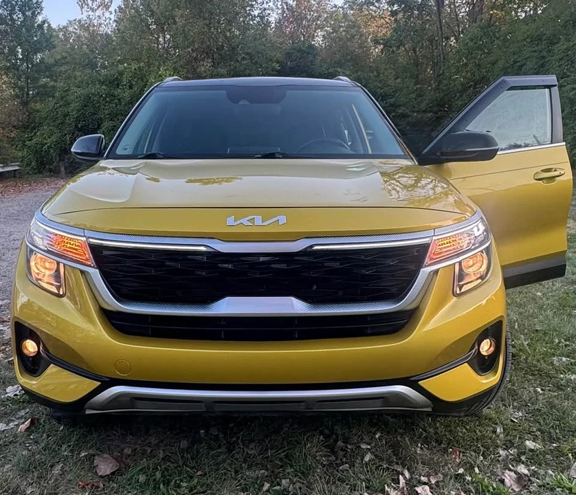 2022 Kia Seltos - Image 2 of 20