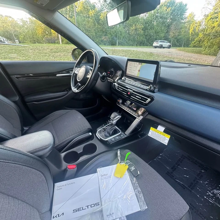 2022 Kia Seltos - Image 12 of 20